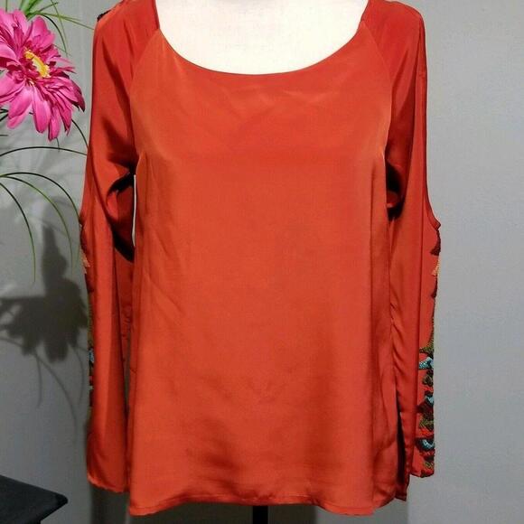 Judith March Top Size Medium Burned Orange Cold Shoulder Embroidered Sleeves - Picture 1 of 9
